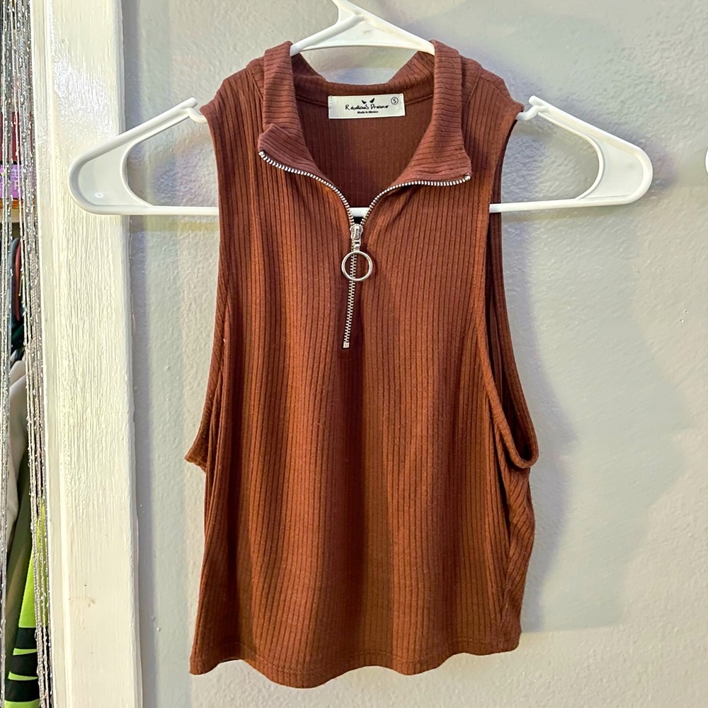 Rebellious Dreamer | Zip Up tank top - Brown